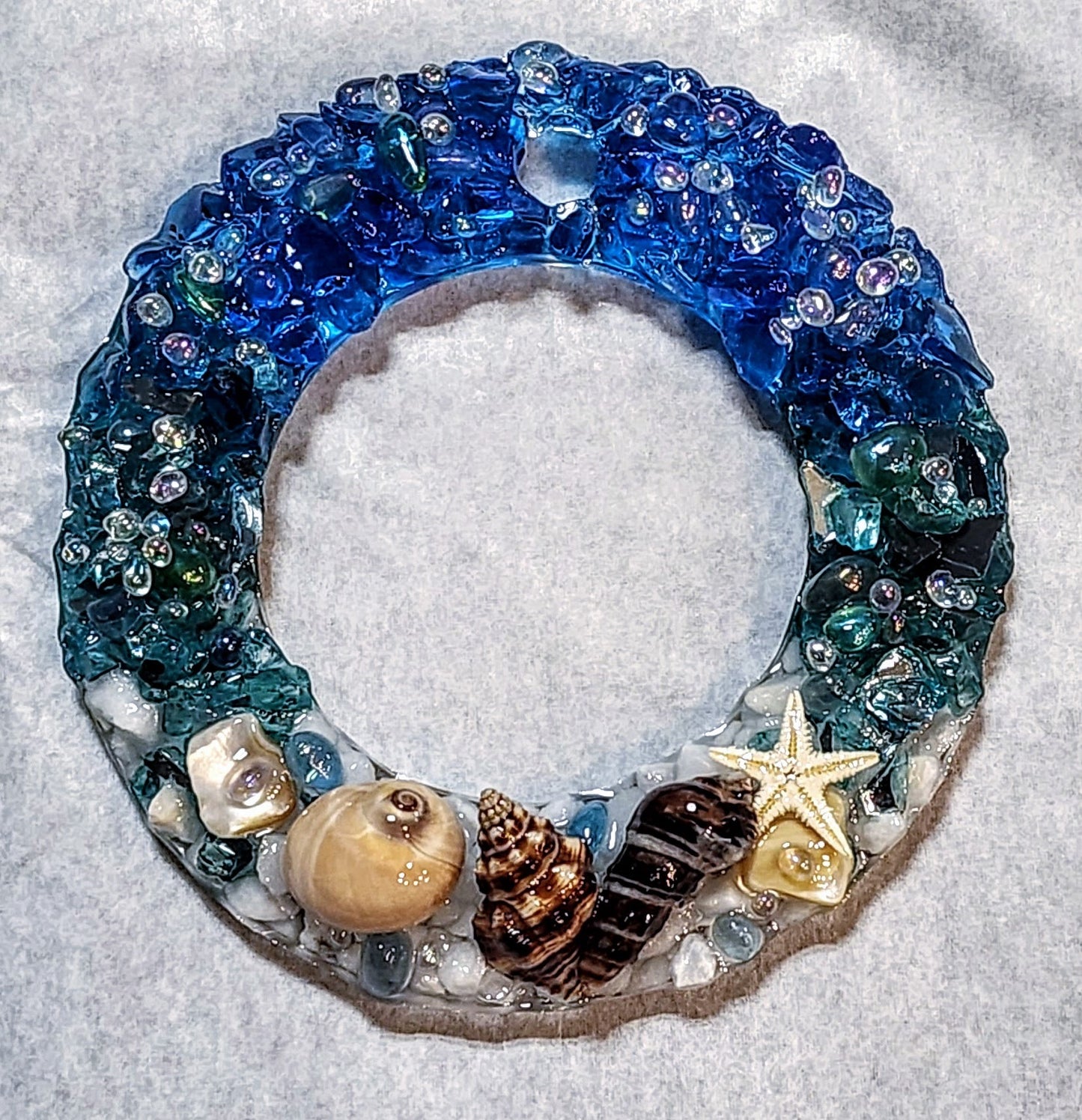 12/6/2026 - 1:00-3:00 PM • 🎄✨ RESIN ORNAMENT WORKSHOP ✨🎄